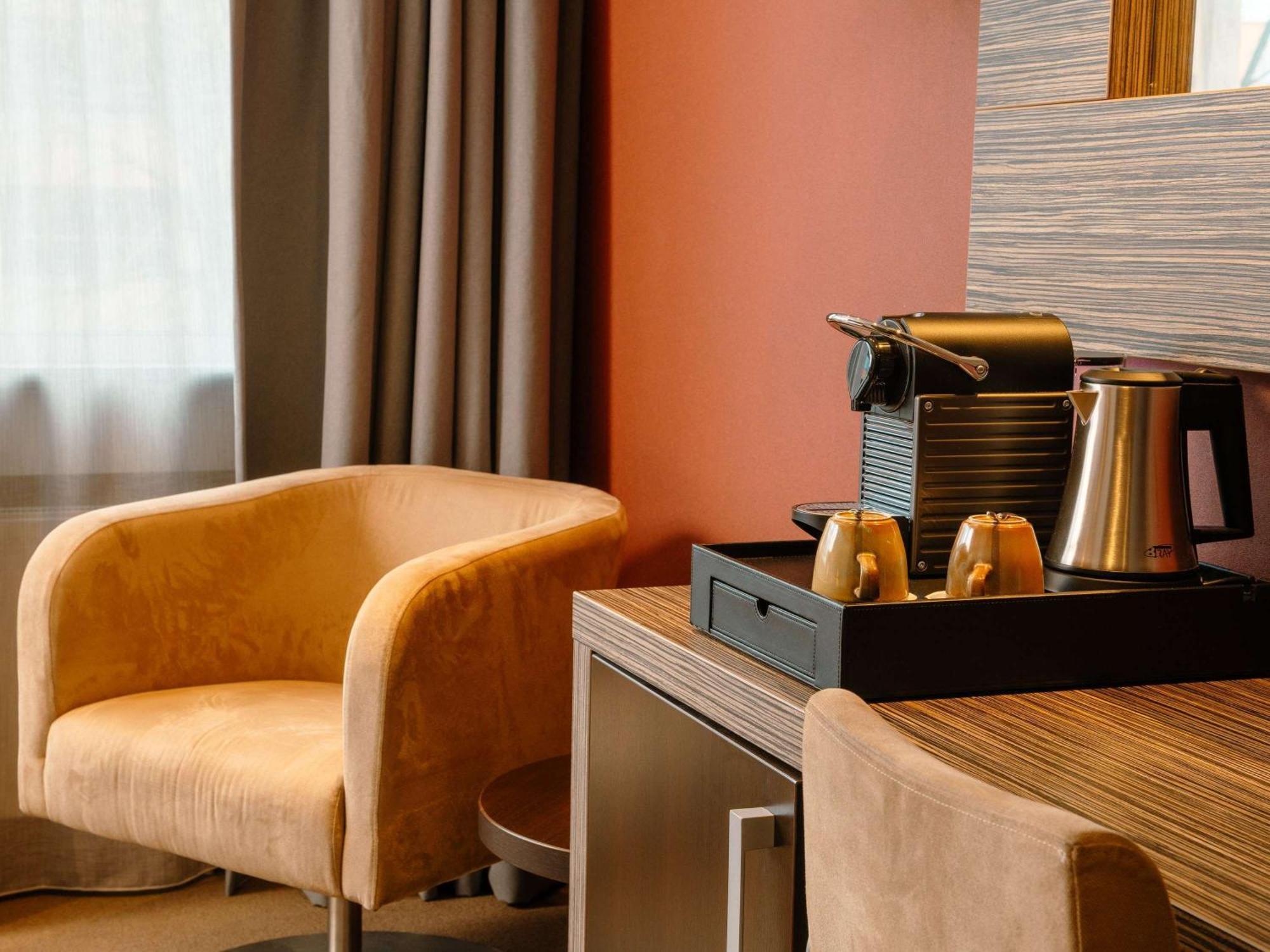 Mercure Hotel Tilburg Centrum Bagian luar foto